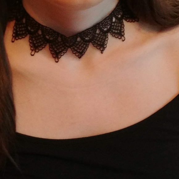 Black Lace Choker - Picture 4 of 4